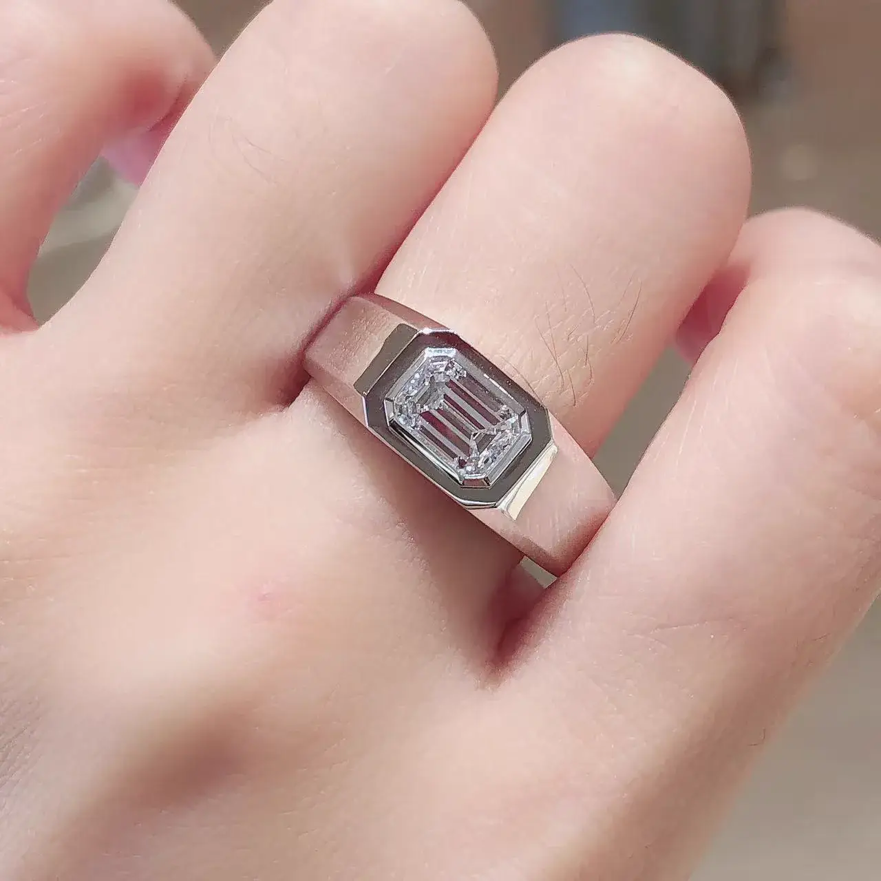 PT950 Platinum Lab-Grown Diamond Emerald Men's Ring — 1.00 ct