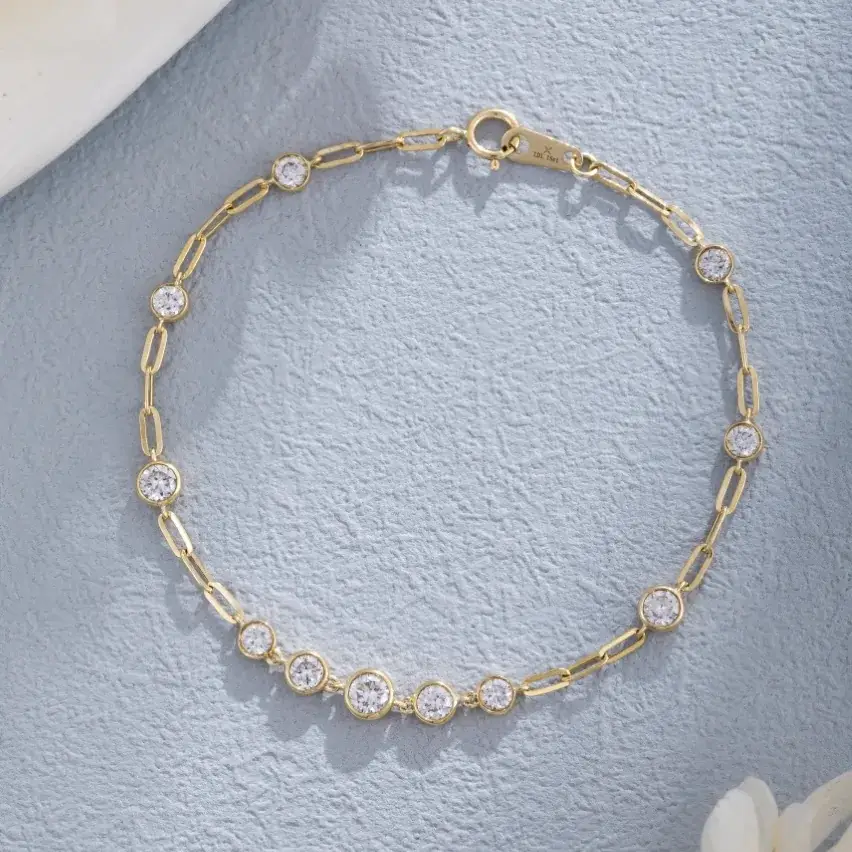 Lab-grown diamond bracelets