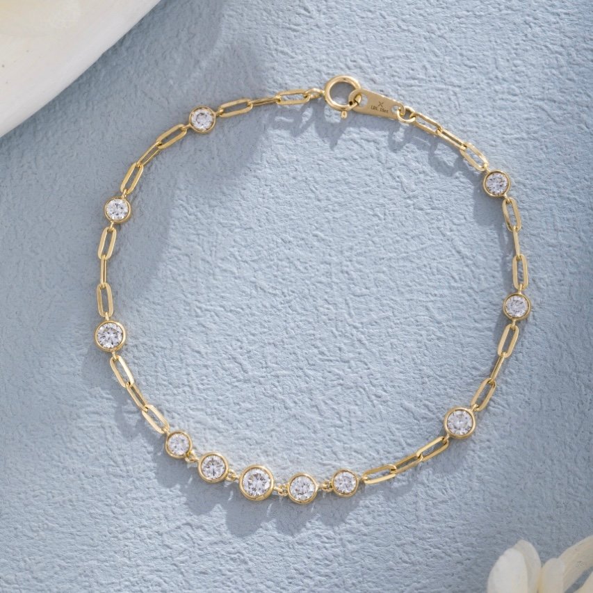 Chain bracelet with lab-grown diamonds in yellow gold